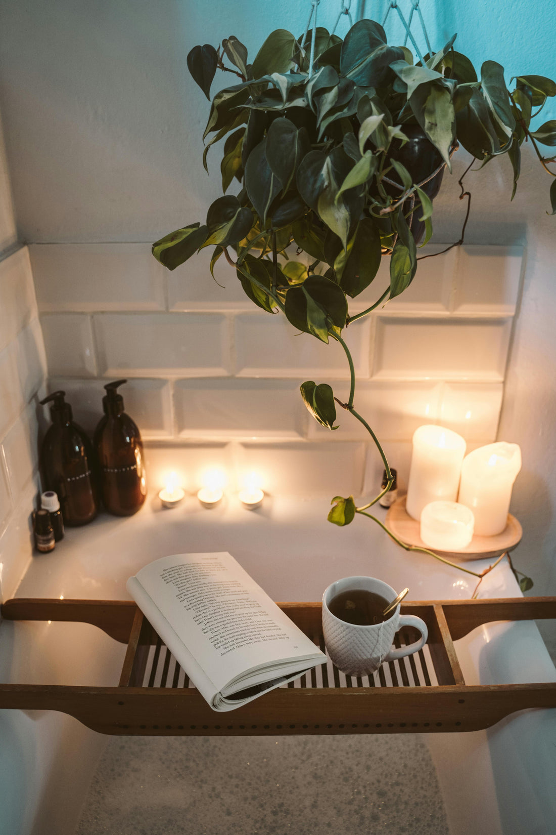 Transform Any Room Into a Relaxation Oasis with Our Ripple Projection Lamp 🌊