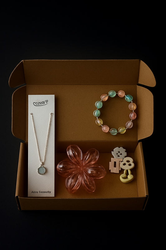 4-in-1 Girls’ Hamper – Pendant, Bracelet, Mini Clips & Claw Clip